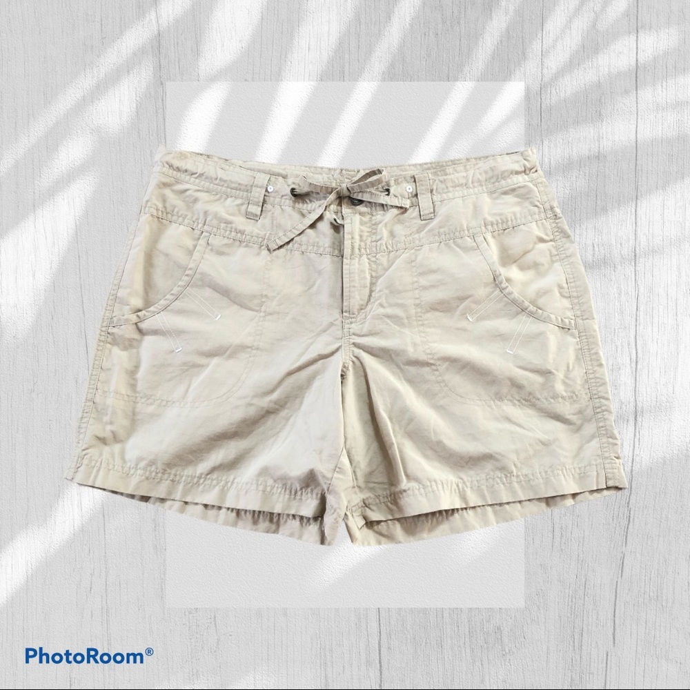 Columbia Khaki Versatile Shorts Medium